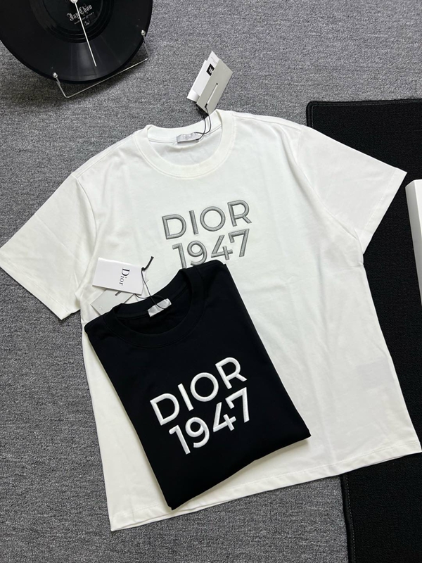 ブランドTシャツ正面デザイン